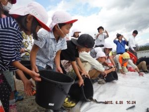 山女魚の放流